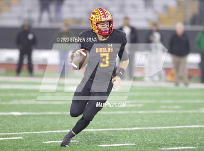 Thumbnail 1 in De La Salle vs. Mission Viejo (CIF Division 1-AA State Final) photogallery.