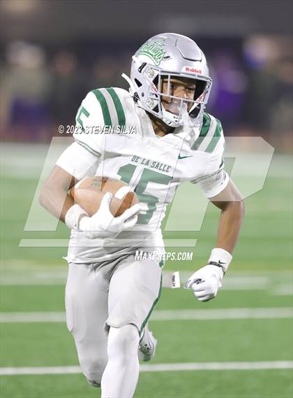 Thumbnail 1 in De La Salle vs. Mission Viejo (CIF Division 1-AA State Final) photogallery.