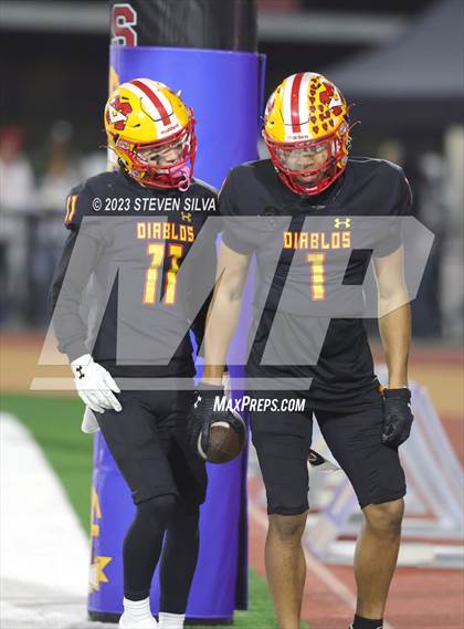 Thumbnail 2 in De La Salle vs. Mission Viejo (CIF Division 1-AA State Final) photogallery.