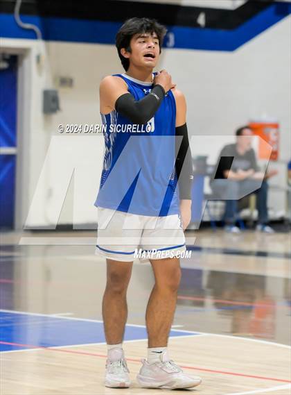 Thumbnail 1 in Desert Vista vs Chandler (AIA 6A Round 1 Playoff) photogallery.