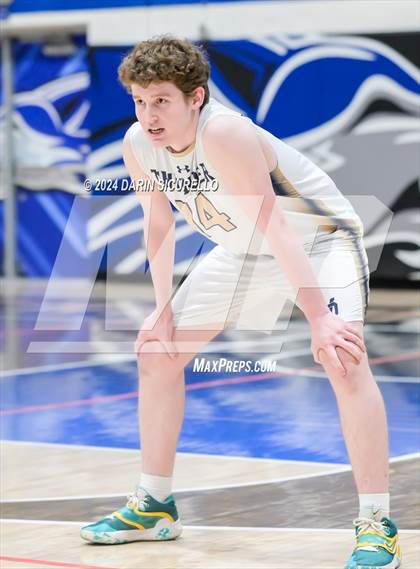 Thumbnail 2 in Desert Vista vs Chandler (AIA 6A Round 1 Playoff) photogallery.