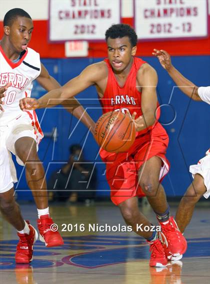 Thumbnail 2 in Harvard-Westlake vs. Serra (CIF SoCal Regional D4 Playoffs) photogallery.