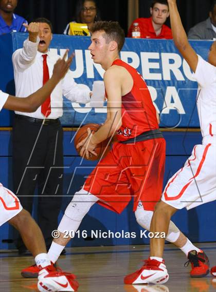 Thumbnail 2 in Harvard-Westlake vs. Serra (CIF SoCal Regional D4 Playoffs) photogallery.