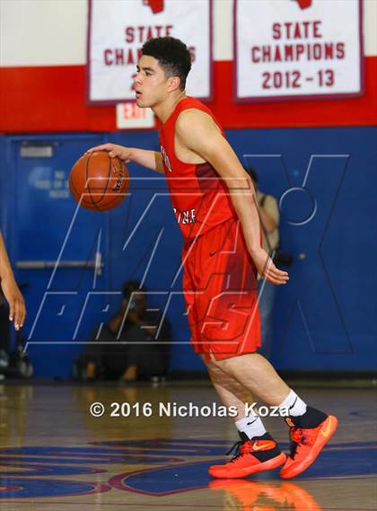 Thumbnail 3 in Harvard-Westlake vs. Serra (CIF SoCal Regional D4 Playoffs) photogallery.