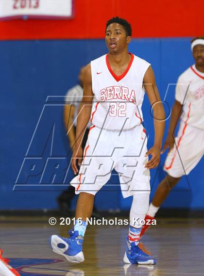 Thumbnail 3 in Harvard-Westlake vs. Serra (CIF SoCal Regional D4 Playoffs) photogallery.