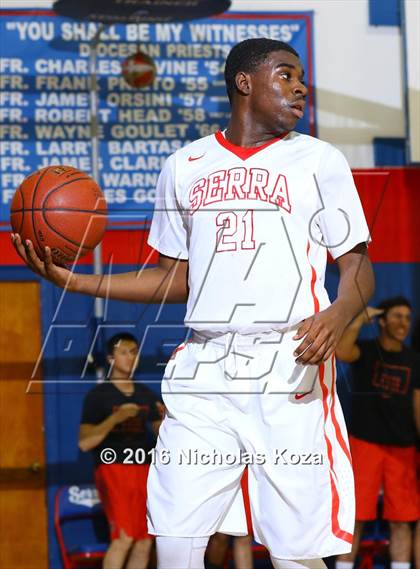 Thumbnail 2 in Harvard-Westlake vs. Serra (CIF SoCal Regional D4 Playoffs) photogallery.