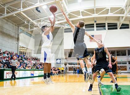 Thumbnail 2 in Fortuna vs. Del Norte photogallery.
