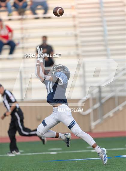 Thumbnail 3 in Lee Vs Johnson photogallery.