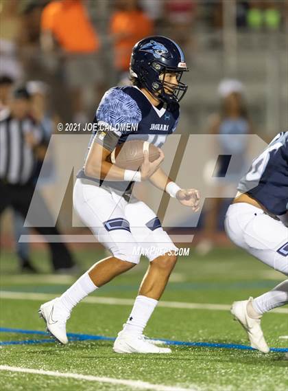 Thumbnail 2 in Lee Vs Johnson photogallery.
