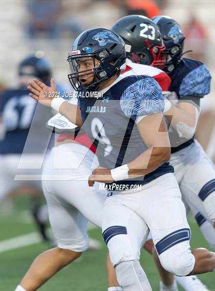 Thumbnail 2 in Lee Vs Johnson photogallery.