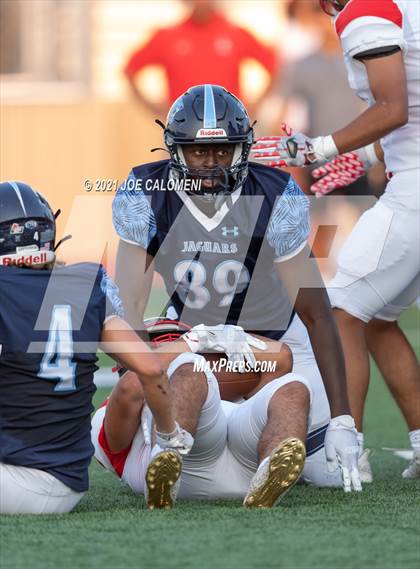 Thumbnail 2 in Lee Vs Johnson photogallery.