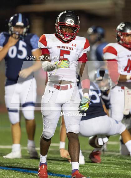 Thumbnail 2 in Lee Vs Johnson photogallery.