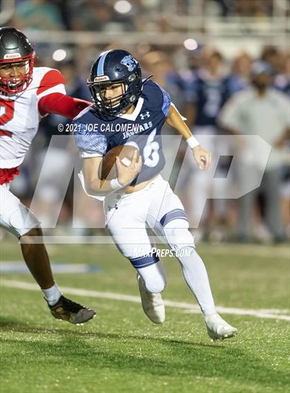 Thumbnail 3 in Lee Vs Johnson photogallery.