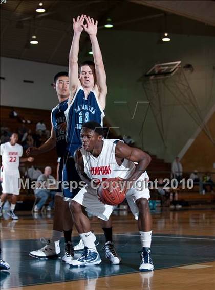 Thumbnail 3 in Leuzinger vs Maranatha Christian (California Classic) photogallery.