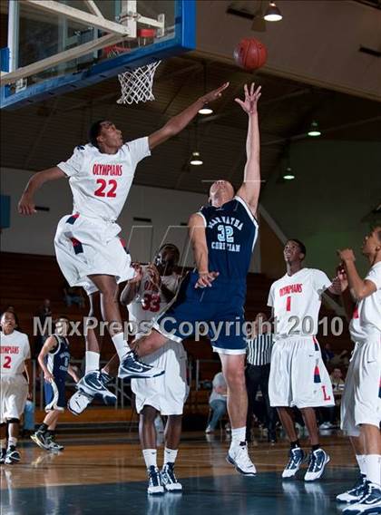 Thumbnail 1 in Leuzinger vs Maranatha Christian (California Classic) photogallery.