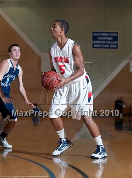 Thumbnail 1 in Leuzinger vs Maranatha Christian (California Classic) photogallery.