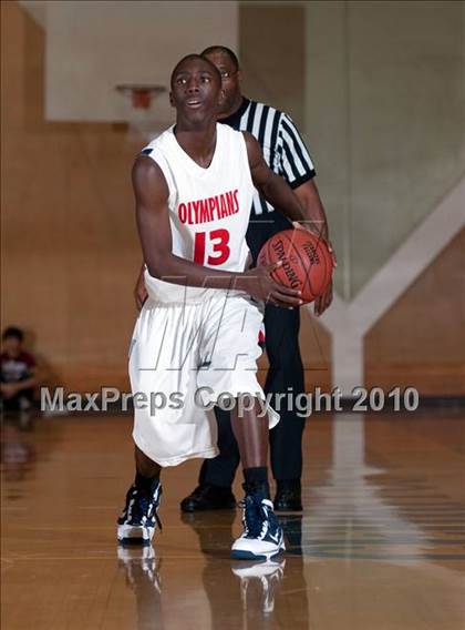 Thumbnail 3 in Leuzinger vs Maranatha Christian (California Classic) photogallery.