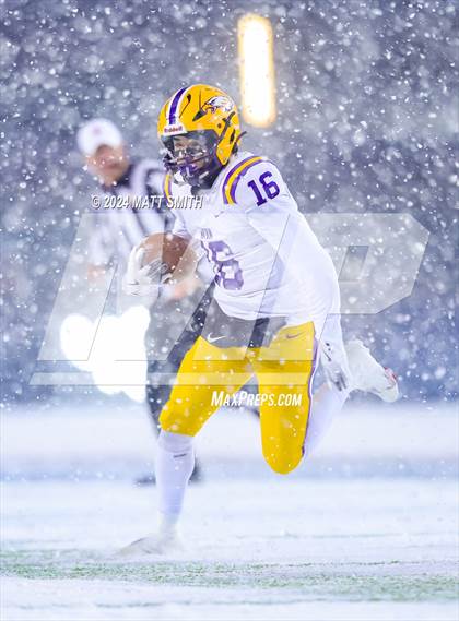Thumbnail 2 in Avon vs. Anderson (OHSAA Division 2 Final) photogallery.