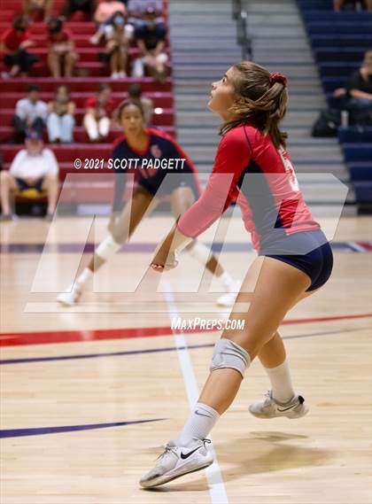 Thumbnail 3 in King @ Great Oak photogallery.