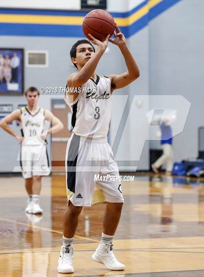 Thumbnail 2 in Clyde vs Benbrook photogallery.