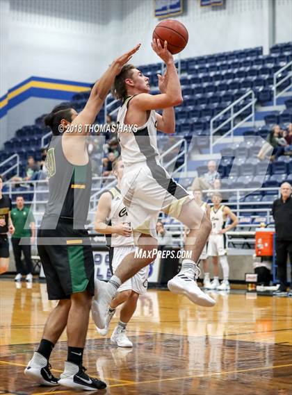 Thumbnail 3 in Clyde vs Benbrook photogallery.