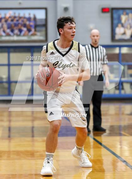 Thumbnail 2 in Clyde vs Benbrook photogallery.