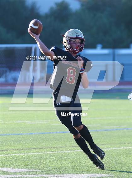 Thumbnail 3 in Oaks Christian vs Sierra Canyon photogallery.
