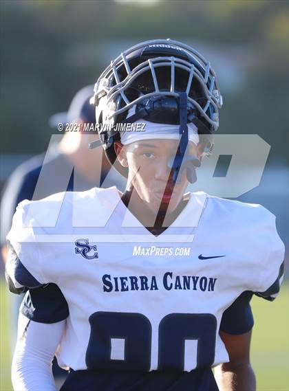 Thumbnail 3 in Oaks Christian vs Sierra Canyon photogallery.