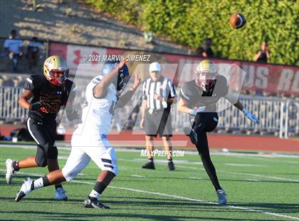Thumbnail 3 in Oaks Christian vs Sierra Canyon photogallery.
