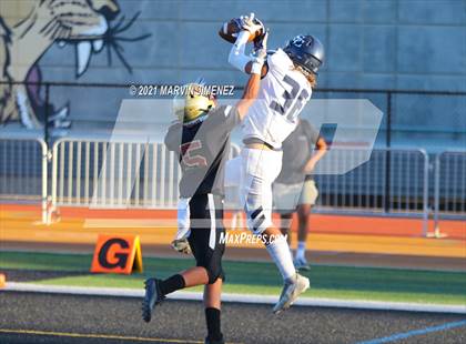 Thumbnail 1 in Oaks Christian vs Sierra Canyon photogallery.