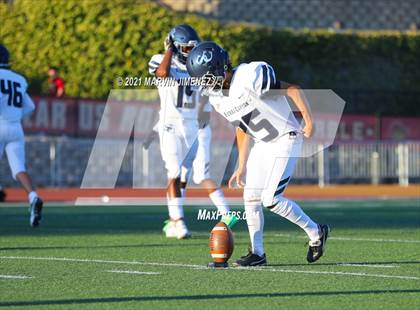Thumbnail 3 in Oaks Christian vs Sierra Canyon photogallery.