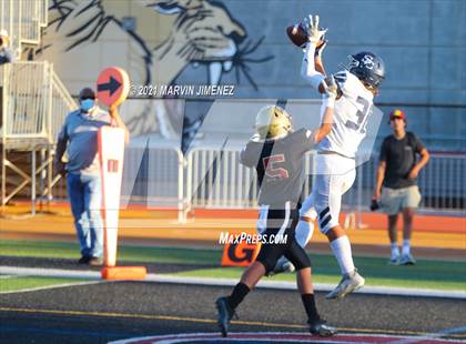 Thumbnail 3 in Oaks Christian vs Sierra Canyon photogallery.