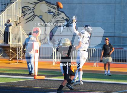 Thumbnail 2 in Oaks Christian vs Sierra Canyon photogallery.