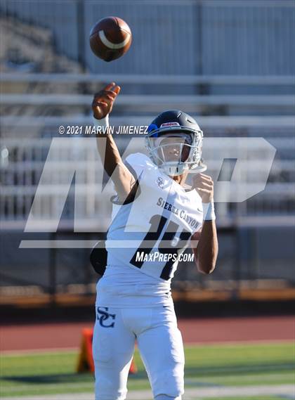 Thumbnail 1 in Oaks Christian vs Sierra Canyon photogallery.