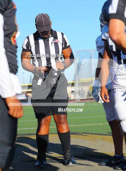 Thumbnail 1 in Oaks Christian vs Sierra Canyon photogallery.