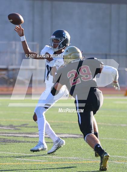 Thumbnail 2 in Oaks Christian vs Sierra Canyon photogallery.