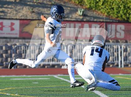 Thumbnail 2 in Oaks Christian vs Sierra Canyon photogallery.