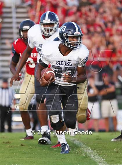 Thumbnail 1 in Siegel @ Ravenwood photogallery.