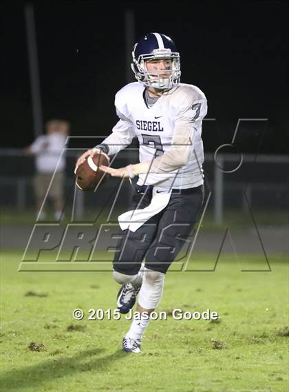 Thumbnail 1 in Siegel @ Ravenwood photogallery.