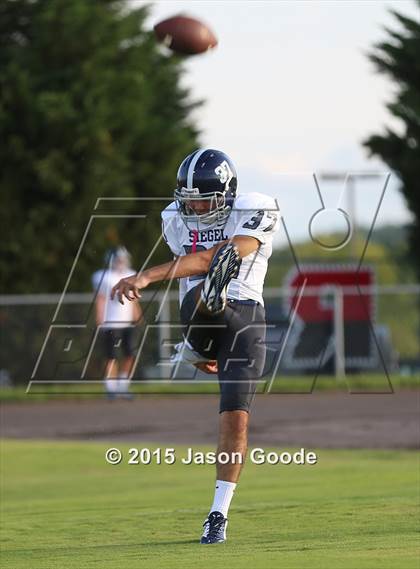 Thumbnail 1 in Siegel @ Ravenwood photogallery.