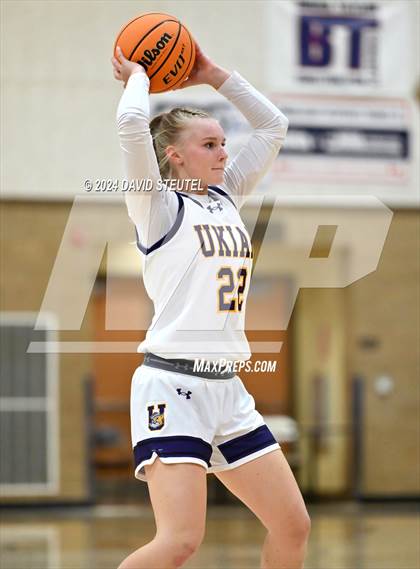 Thumbnail 2 in Chico vs. Ukiah (Sutter Tournament) photogallery.