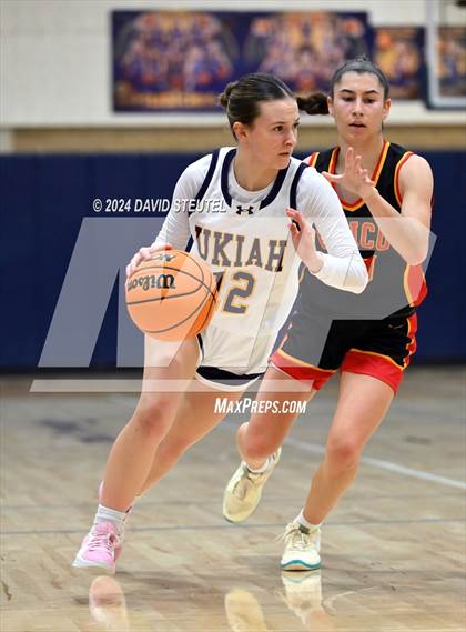 Thumbnail 2 in Chico vs. Ukiah (Sutter Tournament) photogallery.