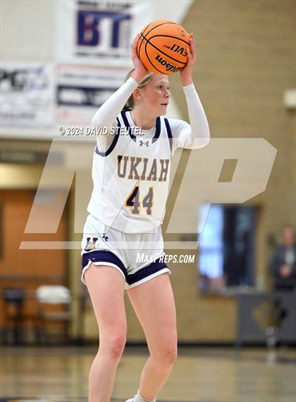 Thumbnail 2 in Chico vs. Ukiah (Sutter Tournament) photogallery.