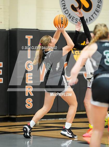 Thumbnail 2 in Summit vs Sand Creek (Kindness Matters Classic Tournament)  photogallery.