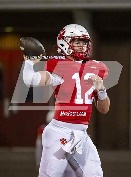 Thumbnail 1 in Walton-Verona @ Beechwood (KHSAA 2A Round 2) photogallery.