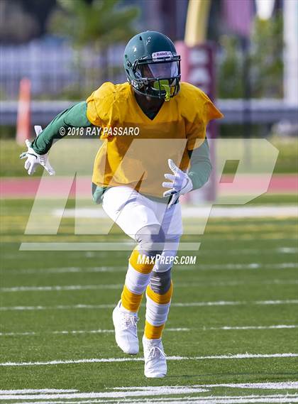 Thumbnail 1 in William Floyd vs Bay Shore Scrimmage photogallery.