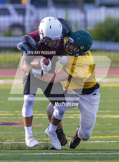 Thumbnail 2 in William Floyd vs Bay Shore Scrimmage photogallery.