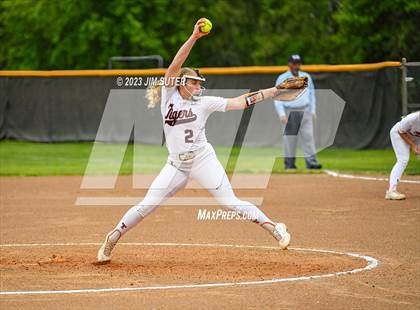 Thumbnail 1 in Smithville vs Giddings photogallery.