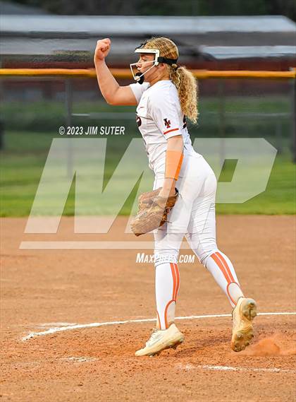 Thumbnail 1 in Smithville vs Giddings photogallery.