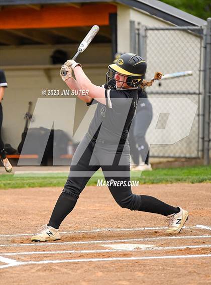 Thumbnail 2 in Smithville vs Giddings photogallery.